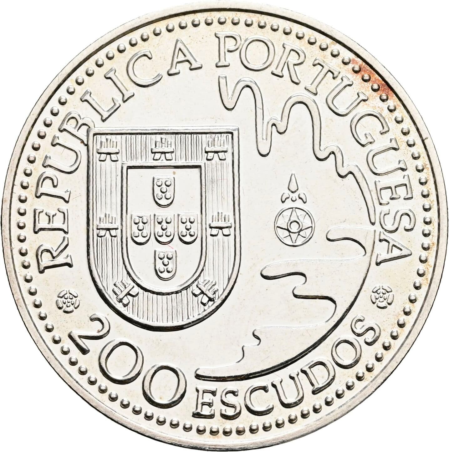 200 Escudos