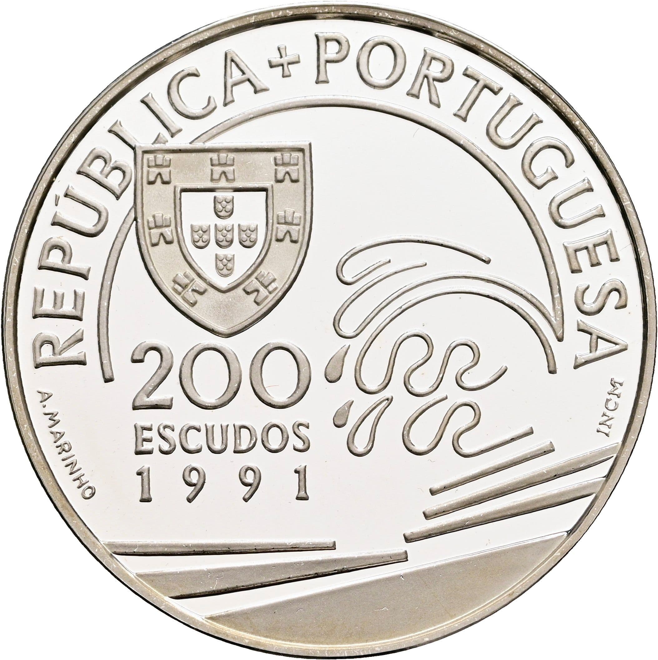 200 Escudos