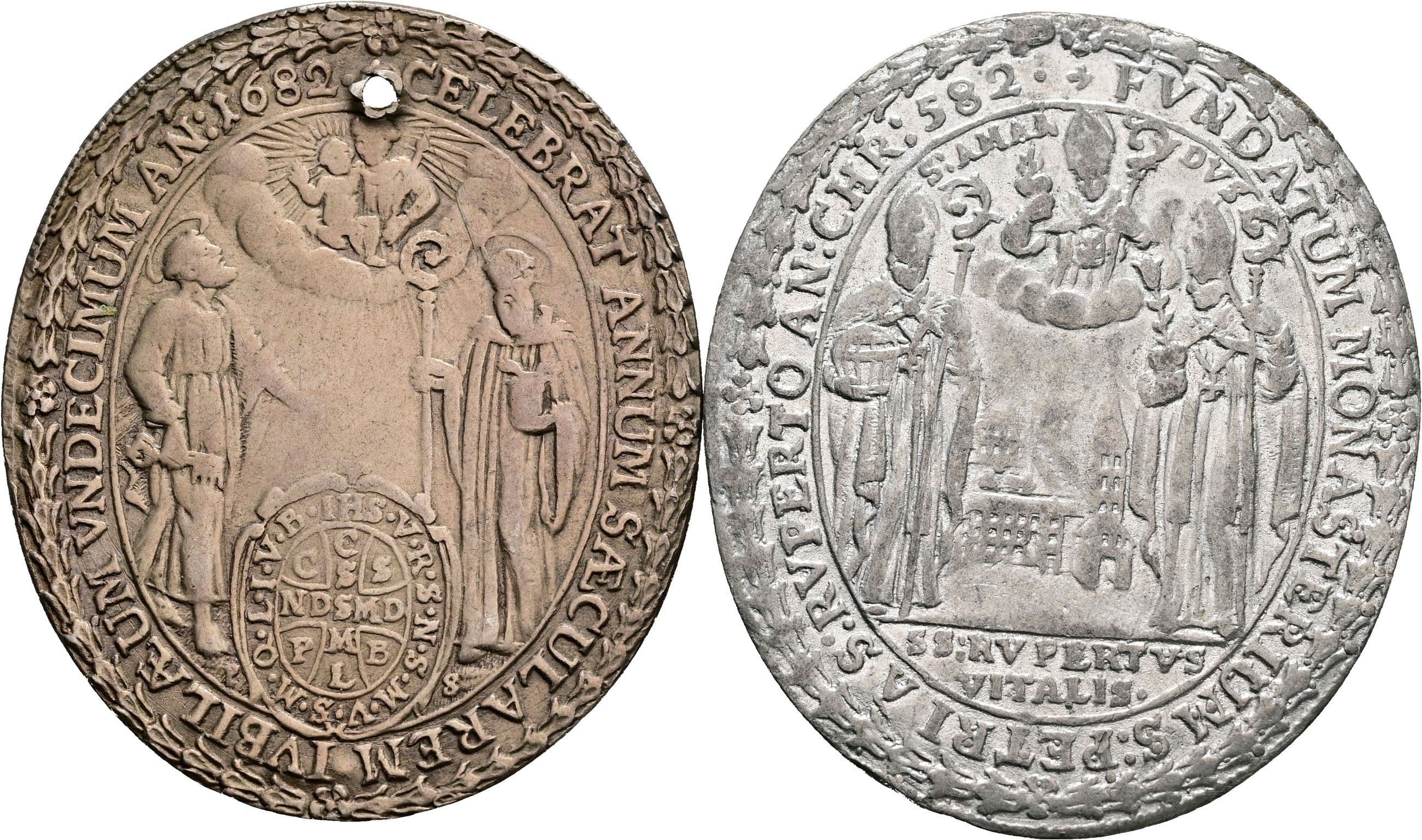 Lot 2 Stück ovale Medaillen