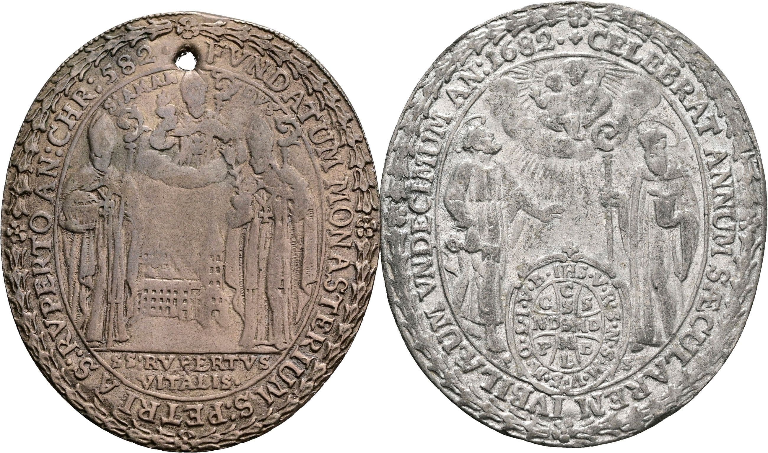 Lot 2 Stück ovale Medaillen