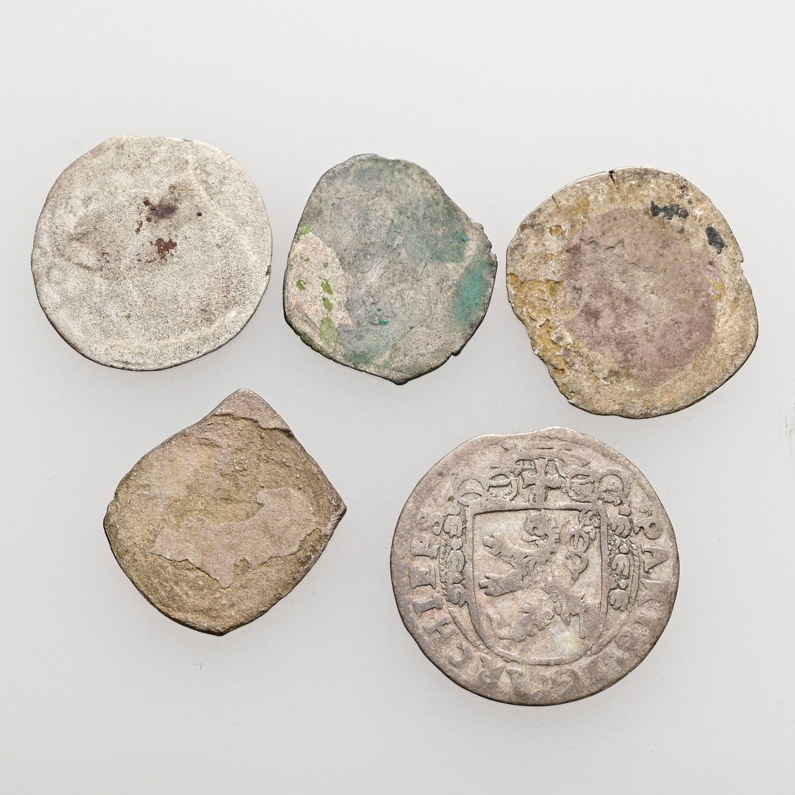 Lot Salzburger Kleinmünzen, Pfennig (2x), 2 Pfennige (2x), 2 Kreuzer