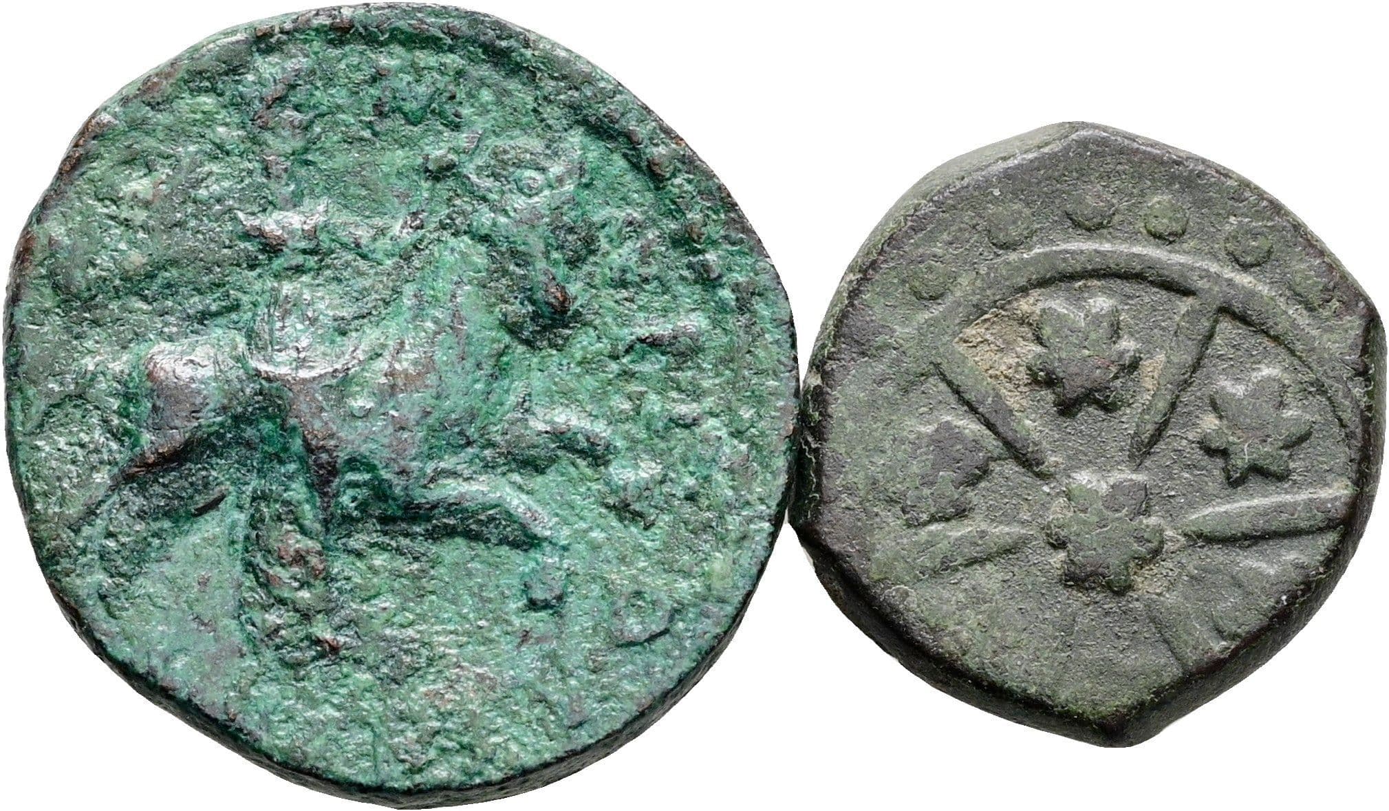 Lot 2 Stück unbestimmte, antike Bronzemünzen