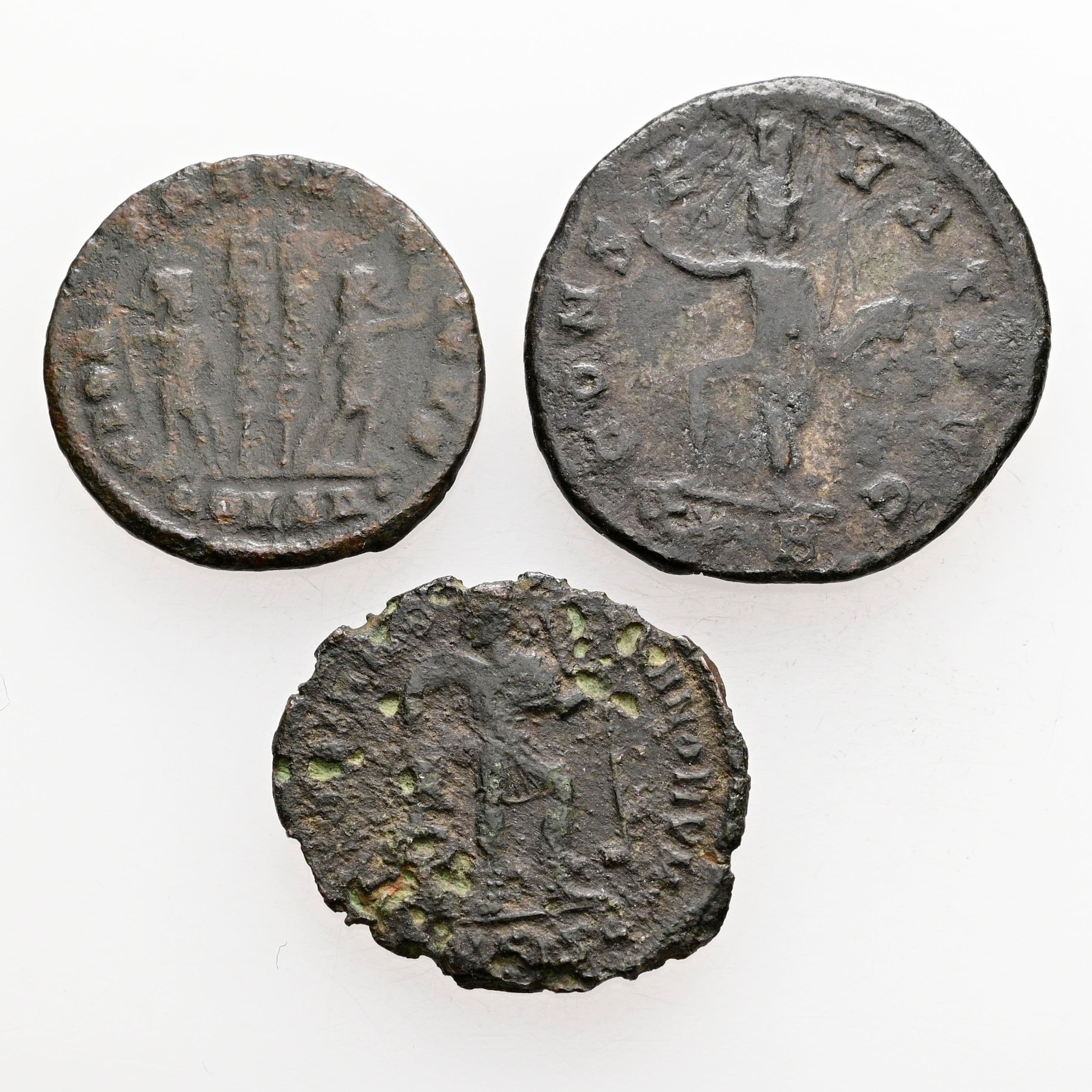 Lot mit 3 römischen Bronzemünzen