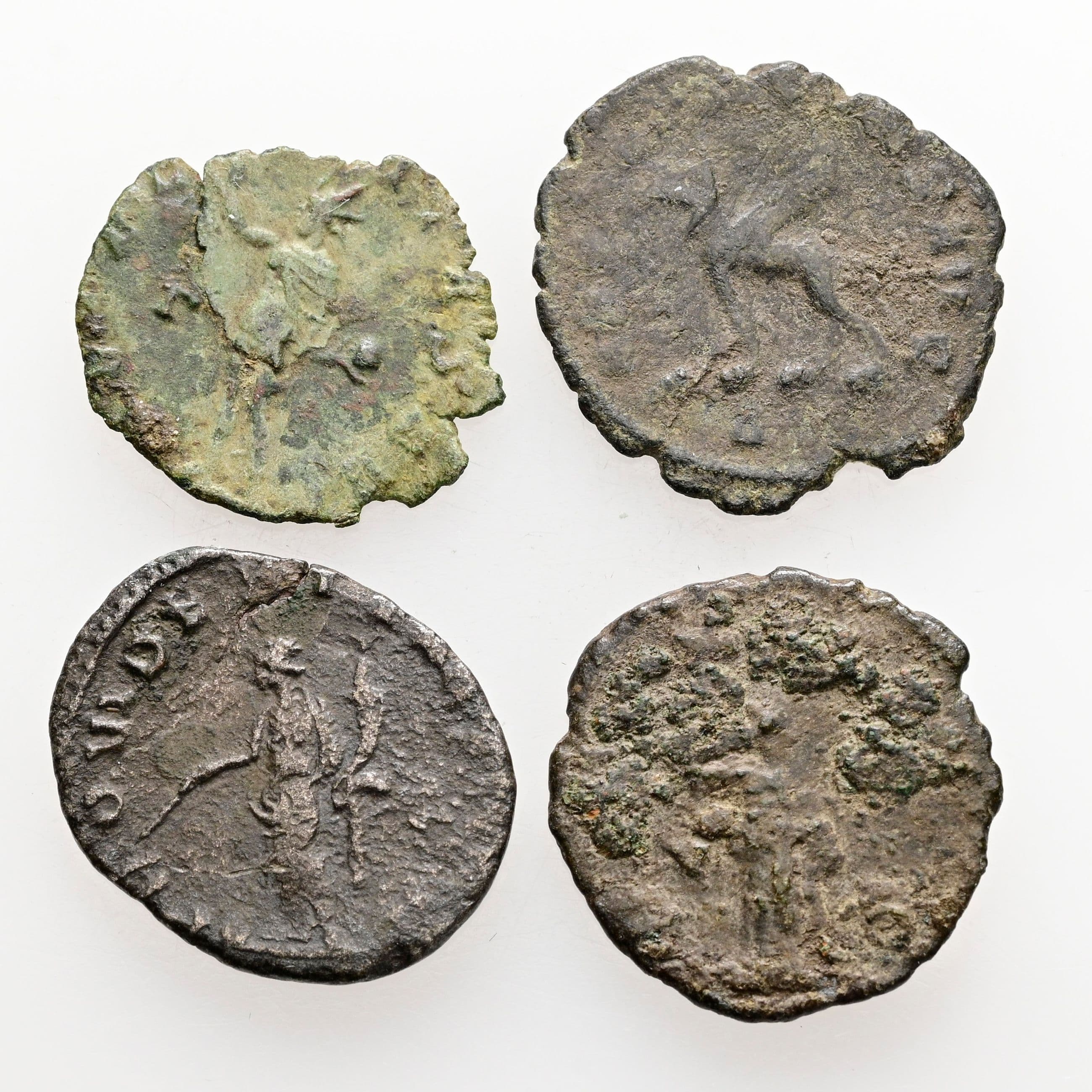 Lot mit 4 spätrömischen Bronzemünzen (Folles, reduz. Antoniniane) Zeit um Gallienus Rom – Rückseite
