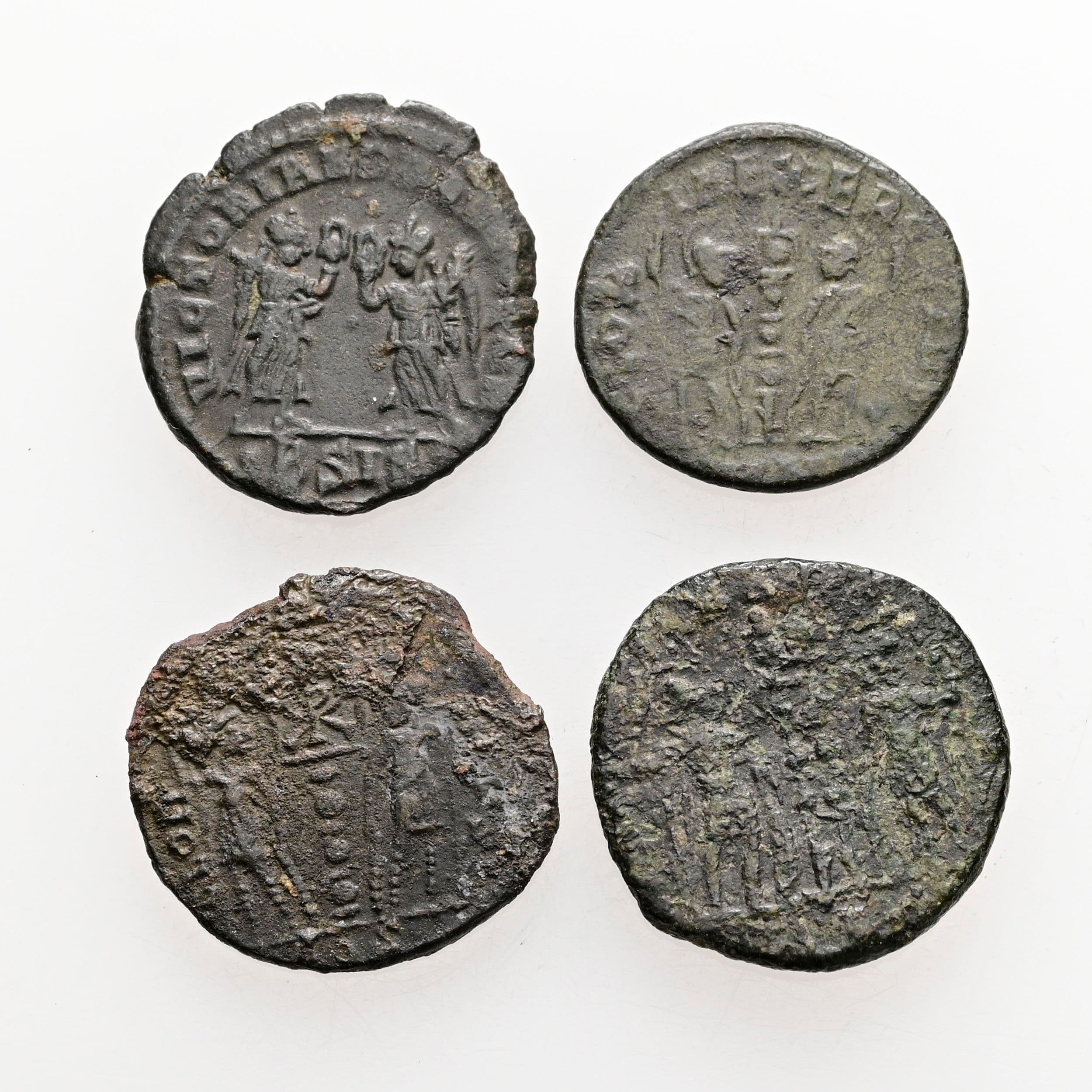 Lot mit 4 spätrömischen Bronzemünzen (Folles)