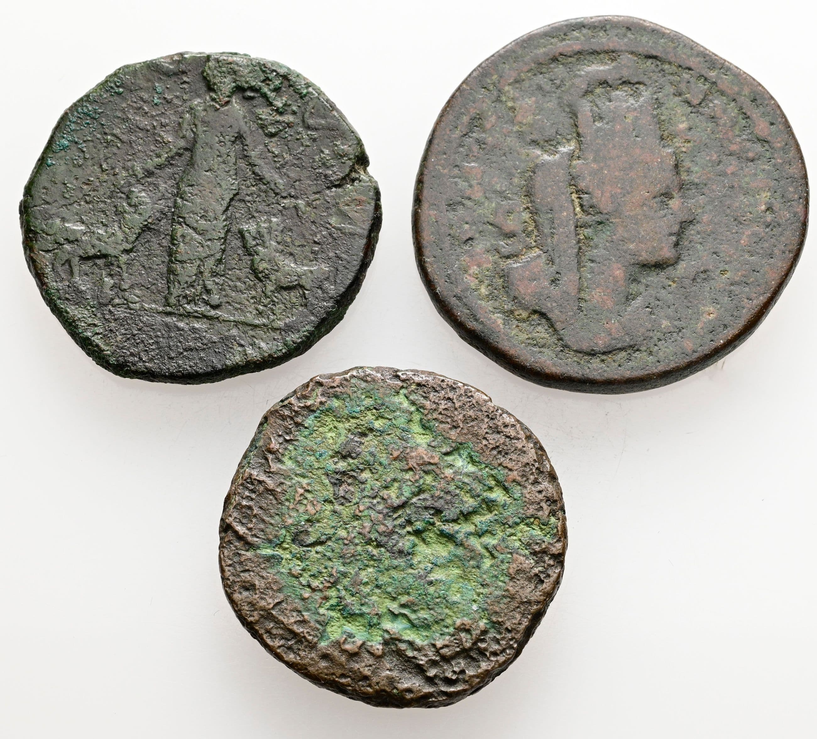 Lot mit 3 römischen Bronzemünzen Zeit um Gordianus III. Pius Rom – Rückseite
