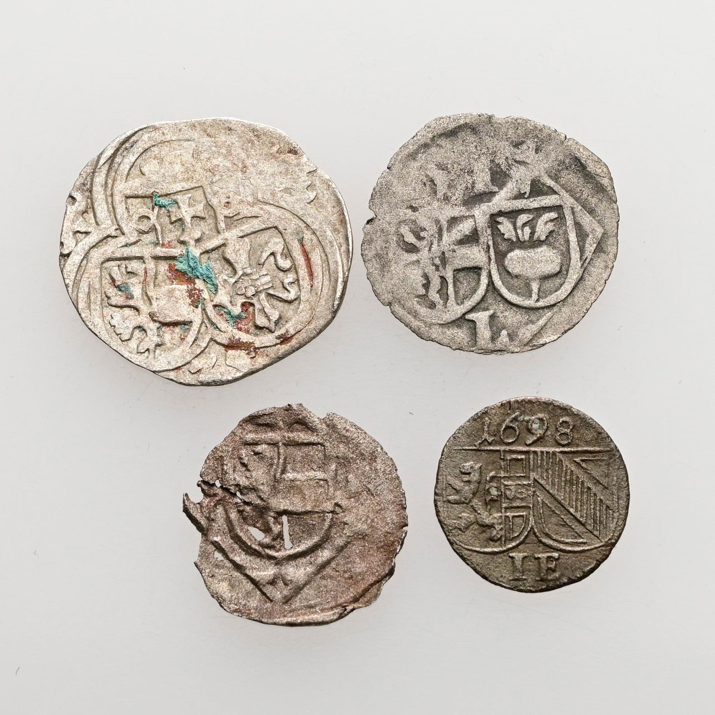 Lot Salzburger Kleinmünzen, Heller (selten), Pfennig, 2 Pfennige Salzburg – Vorderseite