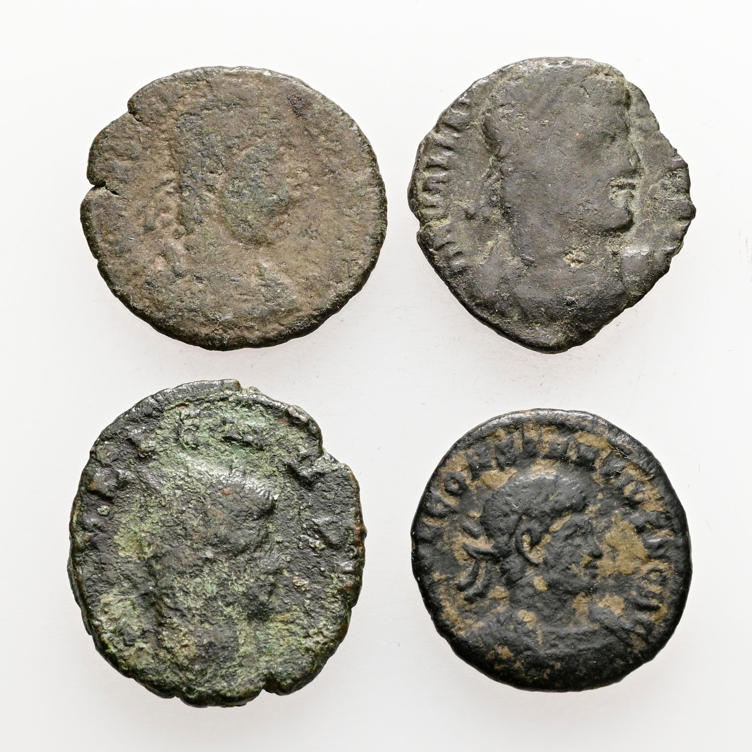 Lot mit 4 spätrömischen Bronzemünzen (Folles) Zeit um Constantin Rom – Vorderseite