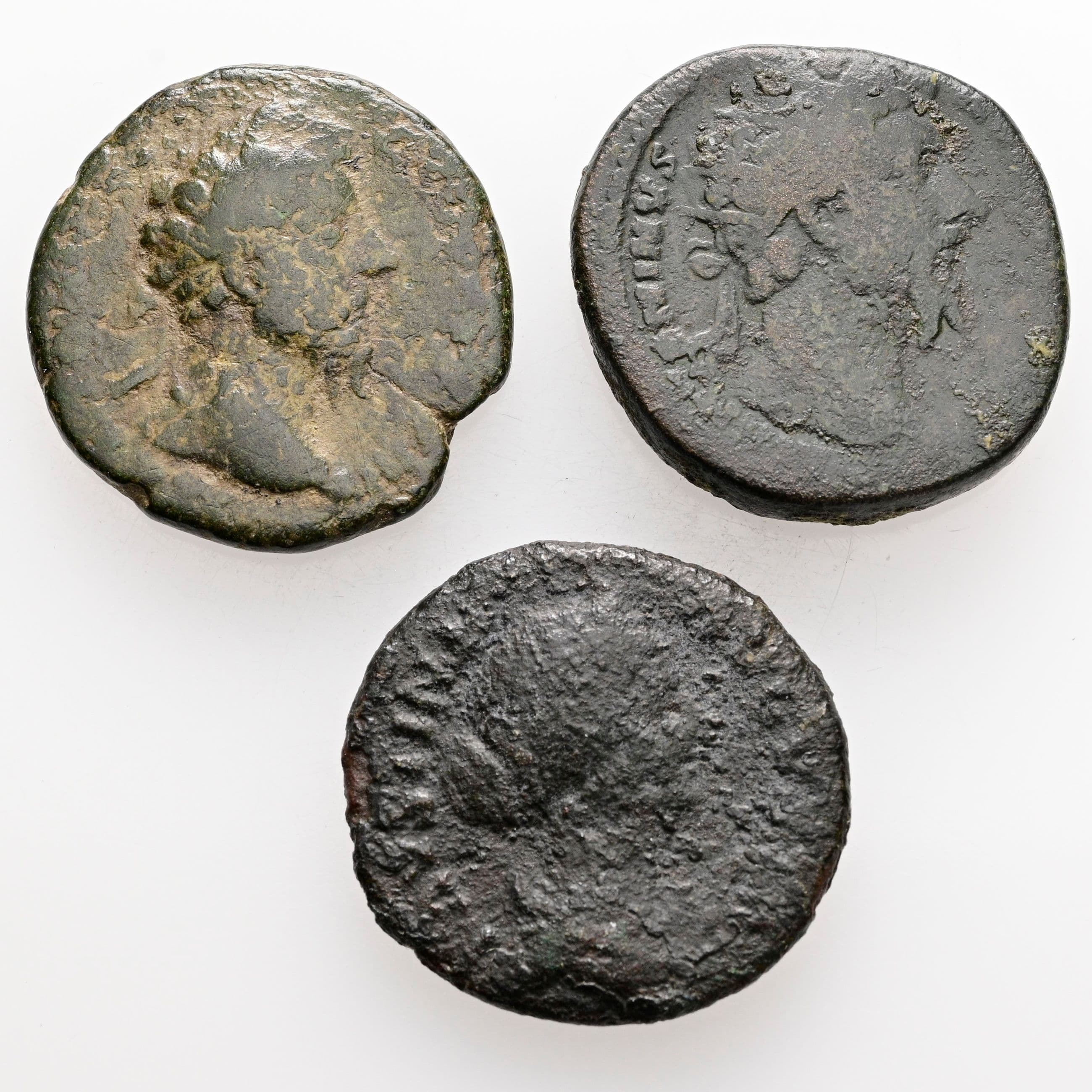 Lot mit 3 römischen Bronzemünzen (Asse)