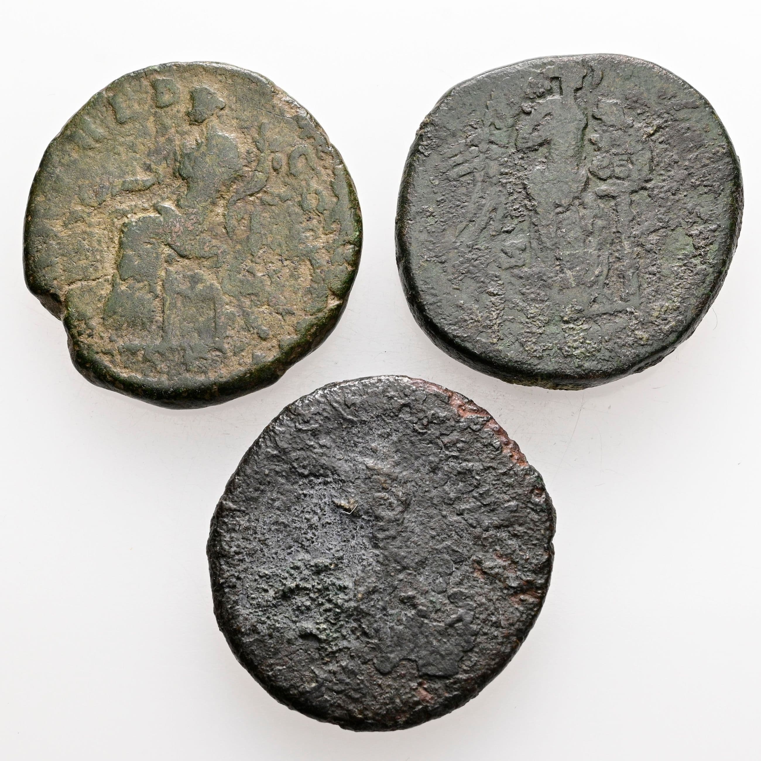 Lot mit 3 römischen Bronzemünzen (Asse)