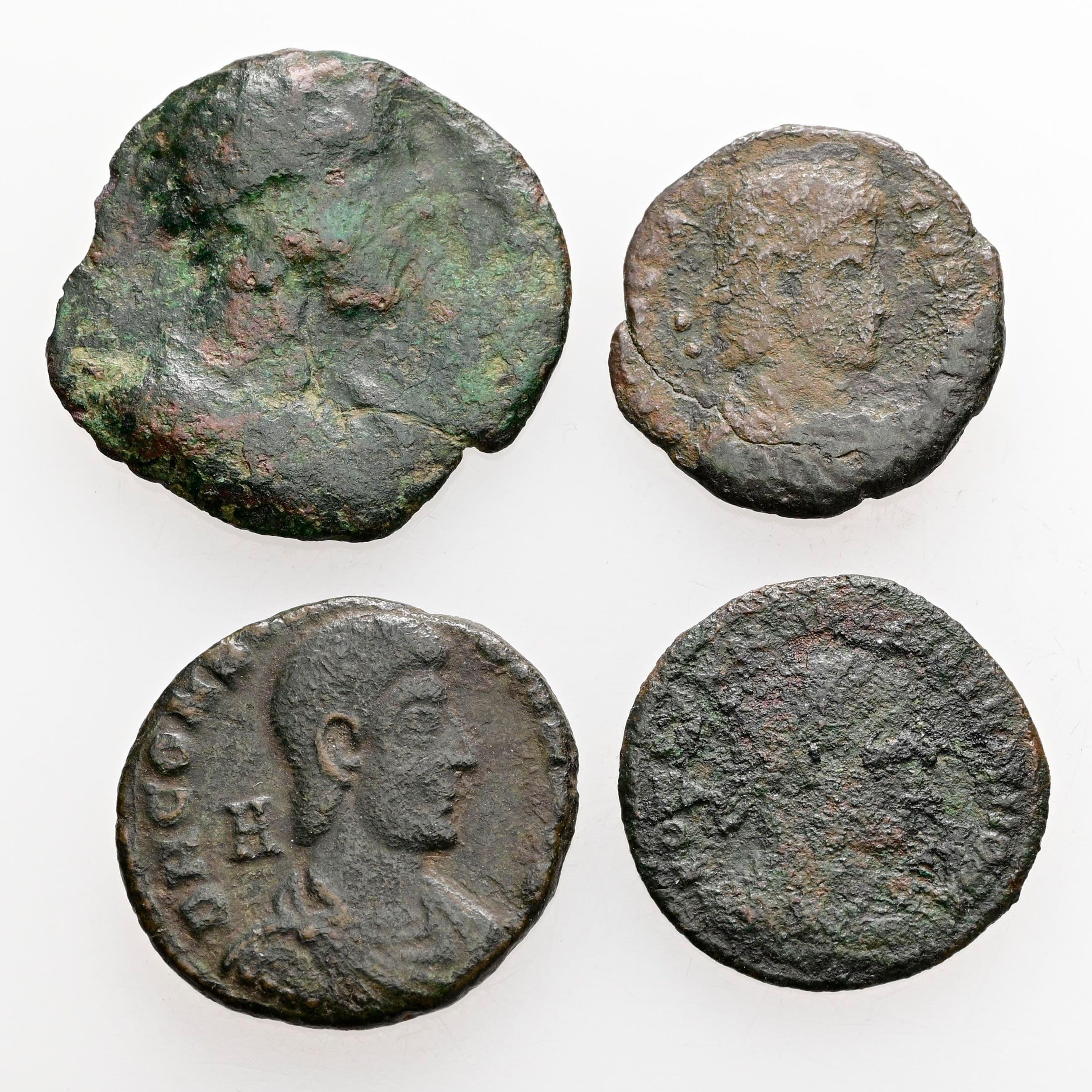 Lot mit 4 spätrömischen Bronzemünzen (Folles) Zeit um Constans Rom – Vorderseite