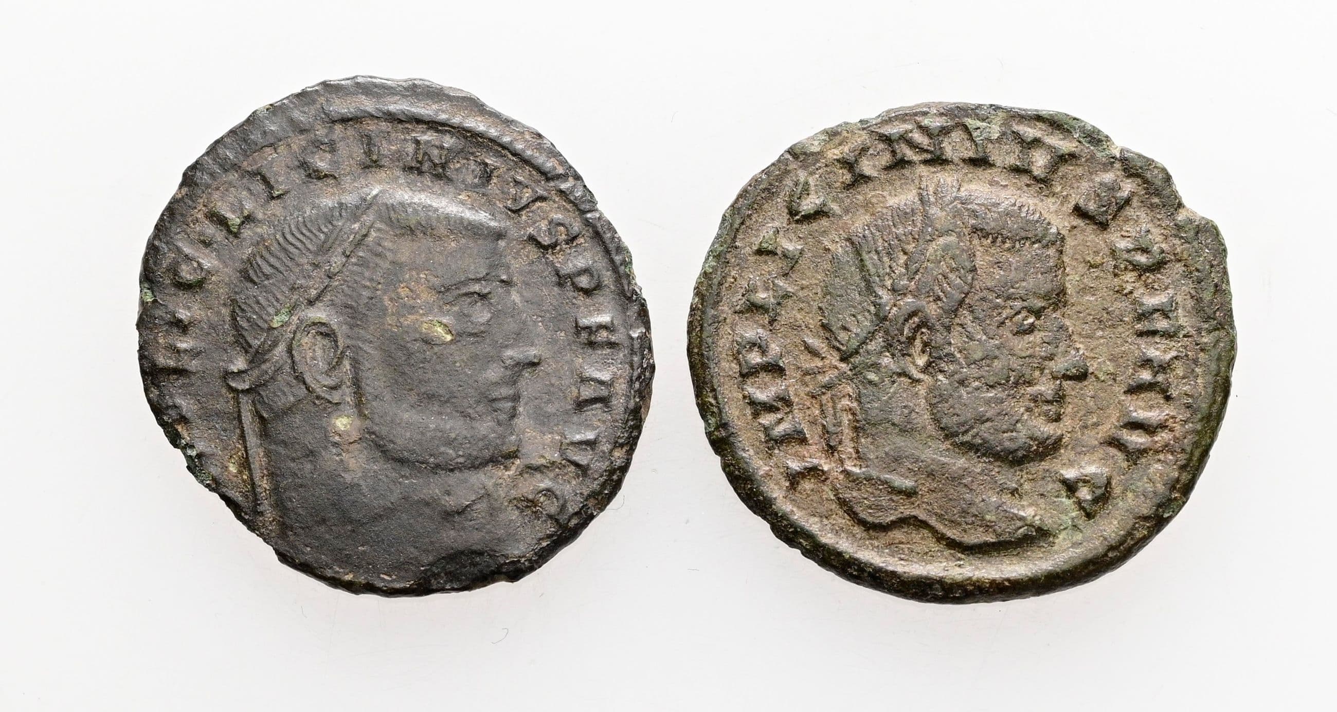 Lot mit 2 römischen Bronzemünzen (Folles)